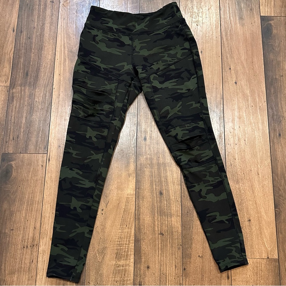 Jessica Simpson Warmup Camouflage Leggings